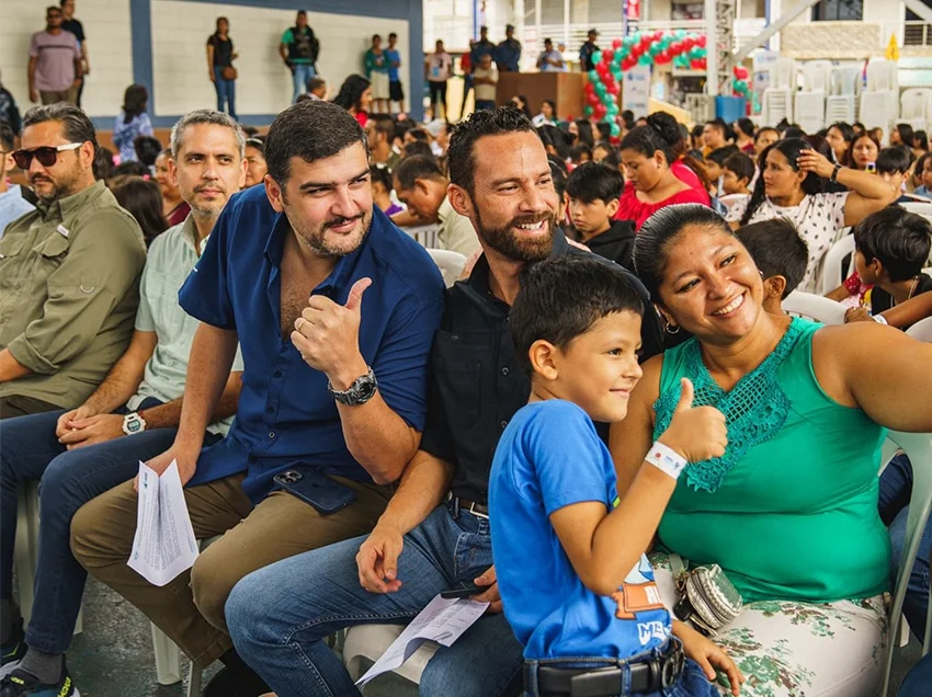 Alcalde Aquiles Alvarez destaca inversión de USD 23 millones en zona de influencia del nuevo aeropuerto durante agasajo navideño