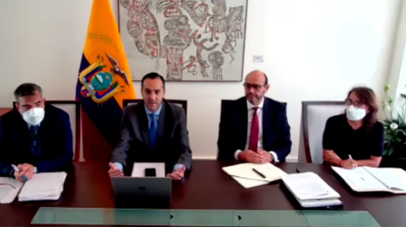 Cancillería agilizará pasaportes biométricos para salir de Ucrania