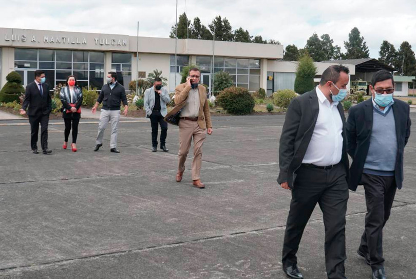 Se analiza la posibilidad de reanudar vuelos comerciales en el aeropuerto de Tulcán cerrado hace 20 años